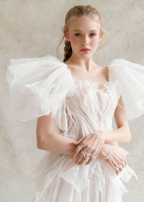Minerale with sleeves 1